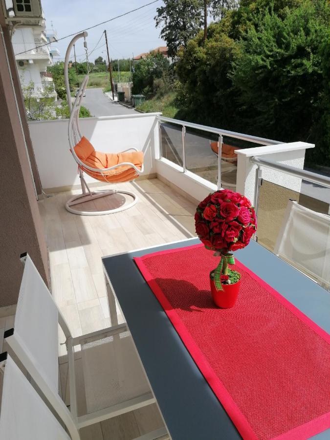 Crystal Blue Apartments Nea Kallikrateia Exterior foto